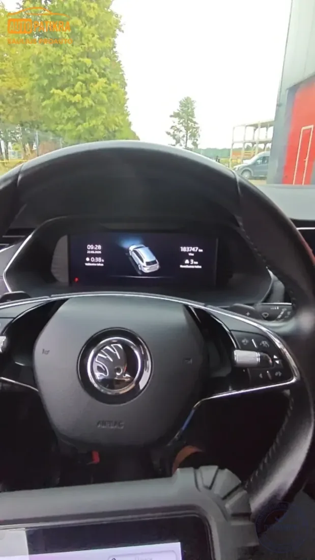 Škoda Octavia prietaisų skydelis, rodantis apie 183 tūkst. km