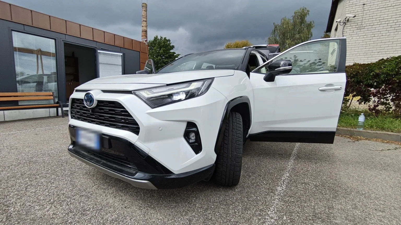 Toyota RAV4 Hybrid 2023 automobilio patikra prieš pirkimą Vilniuje